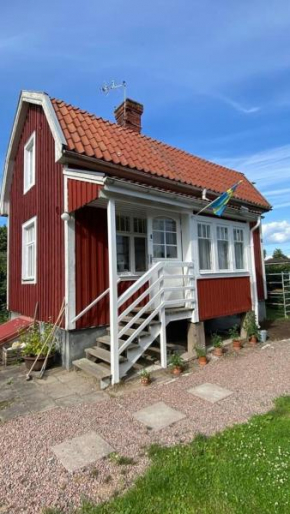 Little red house located 400m from university in Örebro